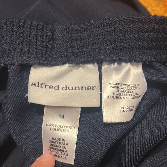 Size 14 navy Alfred Dunner pants - Picture 2 of 2